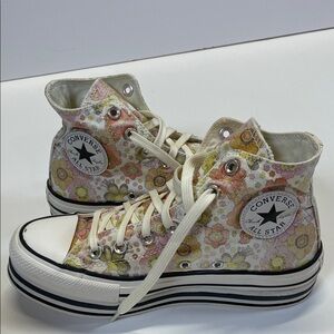 Converse All Stars Chuck Taylor Platform Floral High Top Women’s Size 7.5